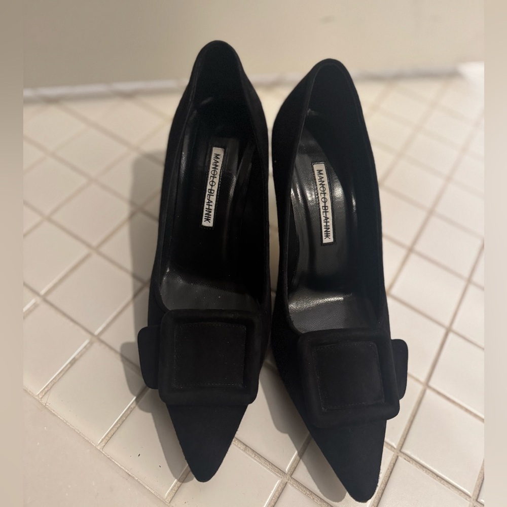Monolo Blahnik Maysale Suede Pointed-Toe Buckle Pumps - Picture 10 of 12